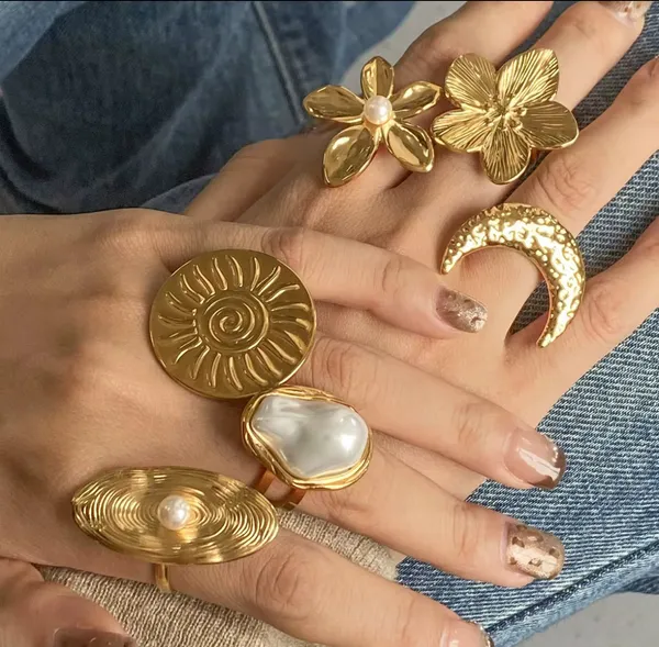 Golden_Stainless_Steel_And_Hypoallergenic_Coating_Ring_For_Women